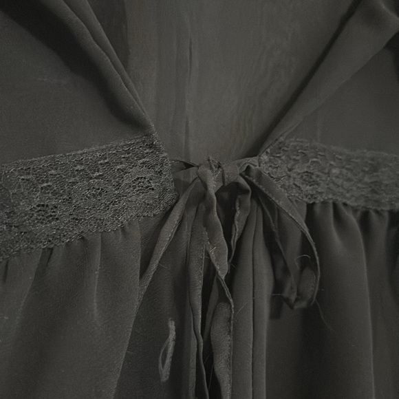 Derek Heart Black Asymmetrical Cut Out Blouse size large - Picture 6 of 11